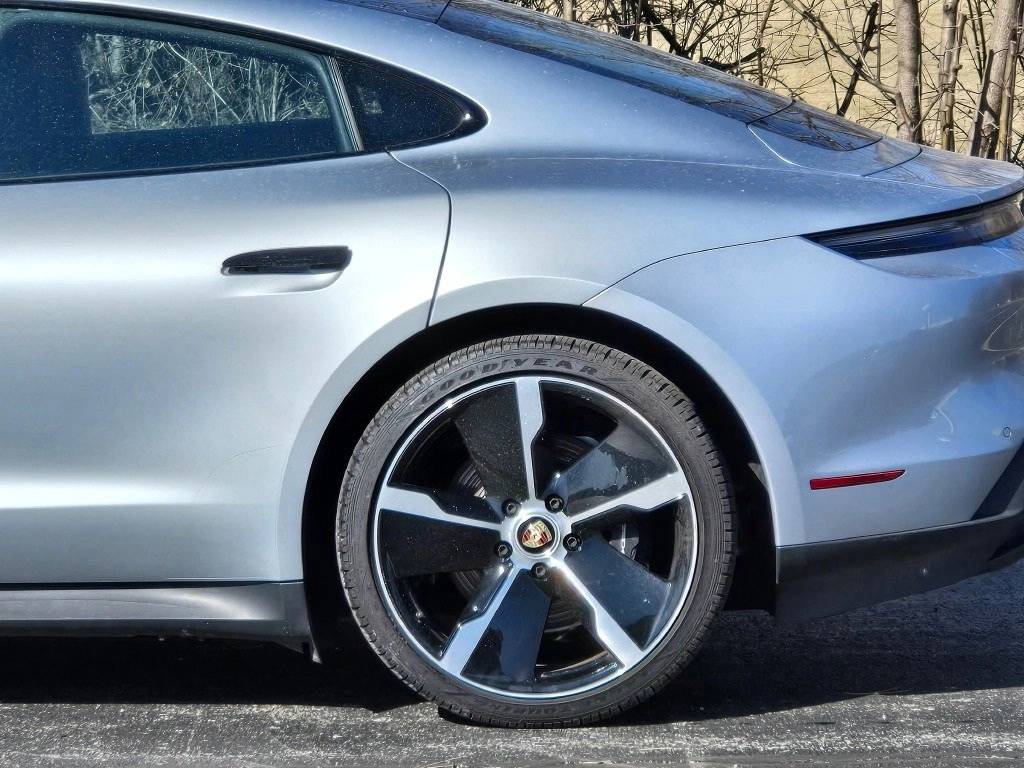 2023 Porsche Taycan Base