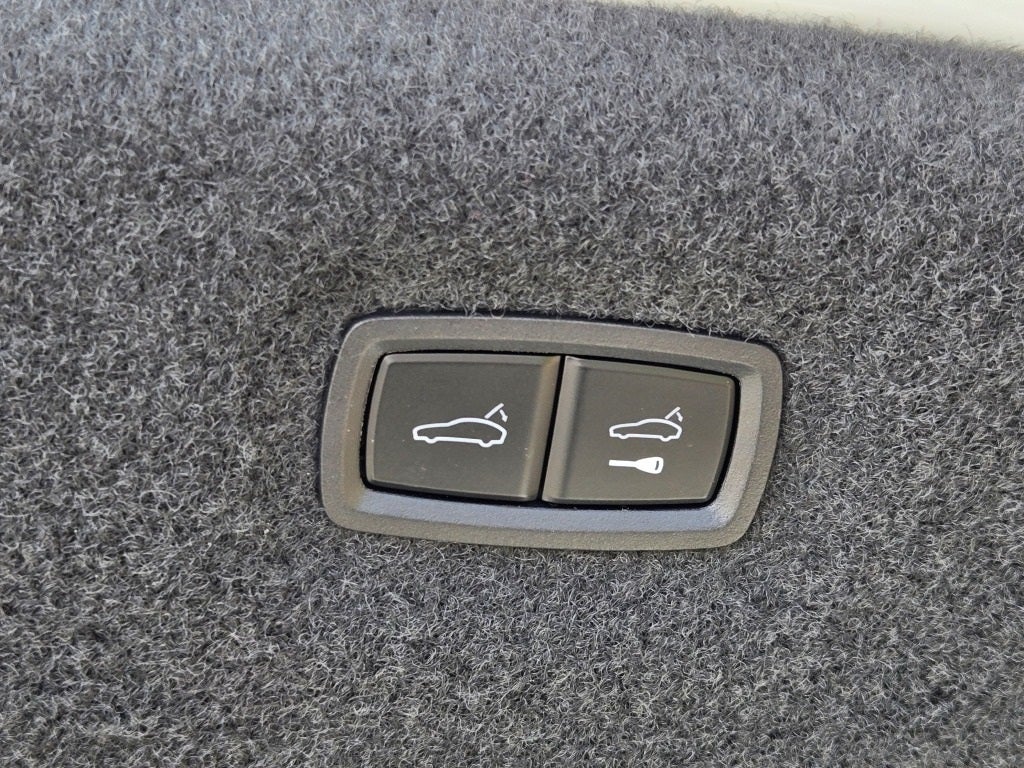 2026 Porsche Taycan Base