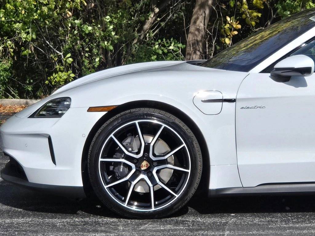 2026 Porsche Taycan Base