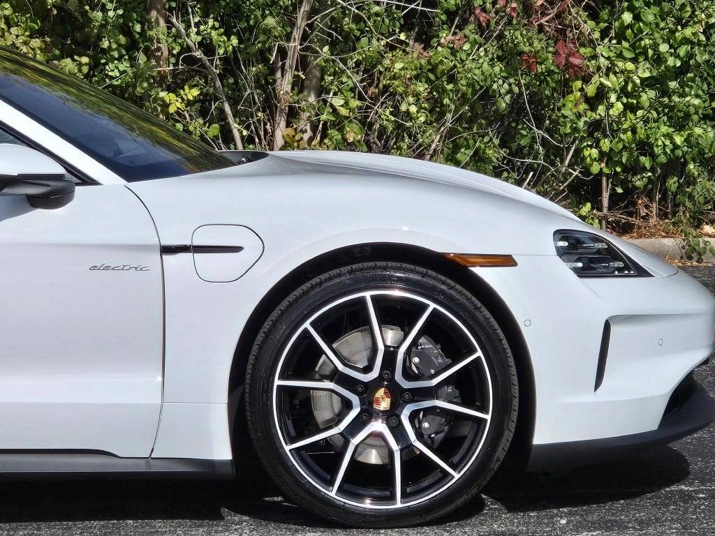 2026 Porsche Taycan Base