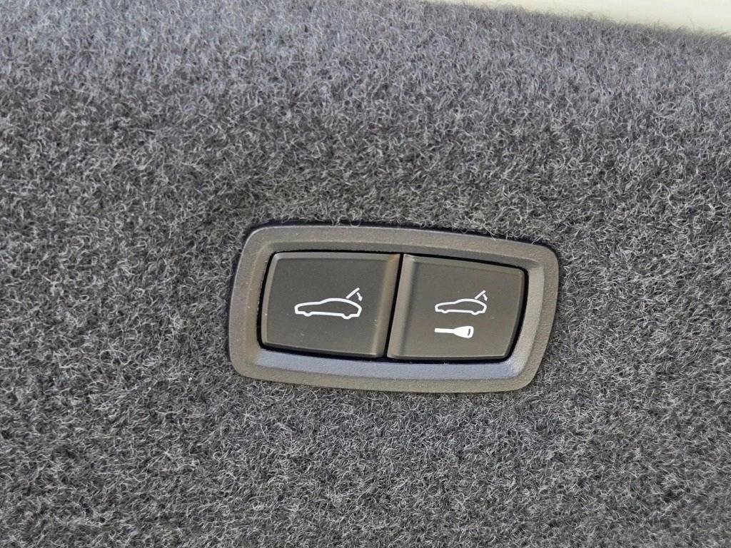 2026 Porsche Taycan Base