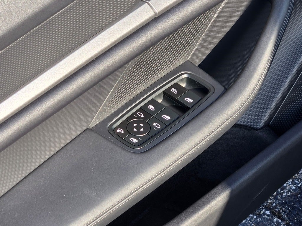 2026 Porsche Taycan 4