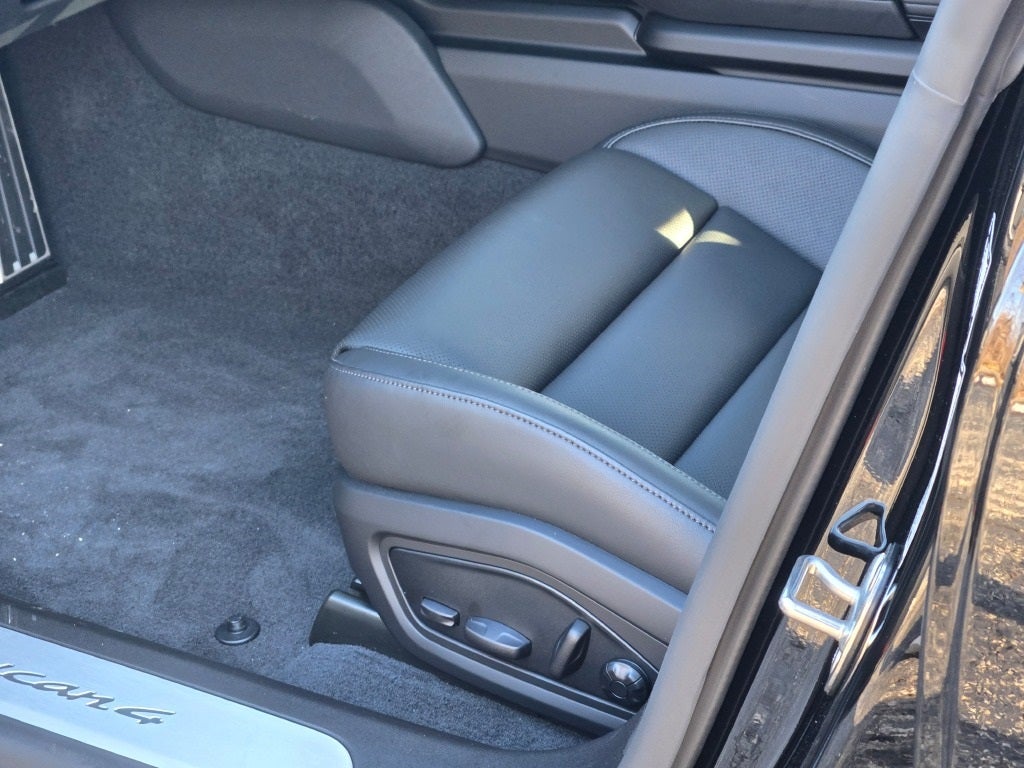 2026 Porsche Taycan 4