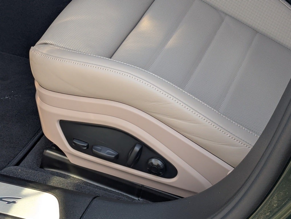 2026 Porsche Panamera 4