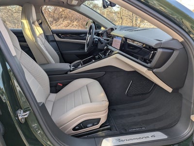 2026 Porsche Panamera 4