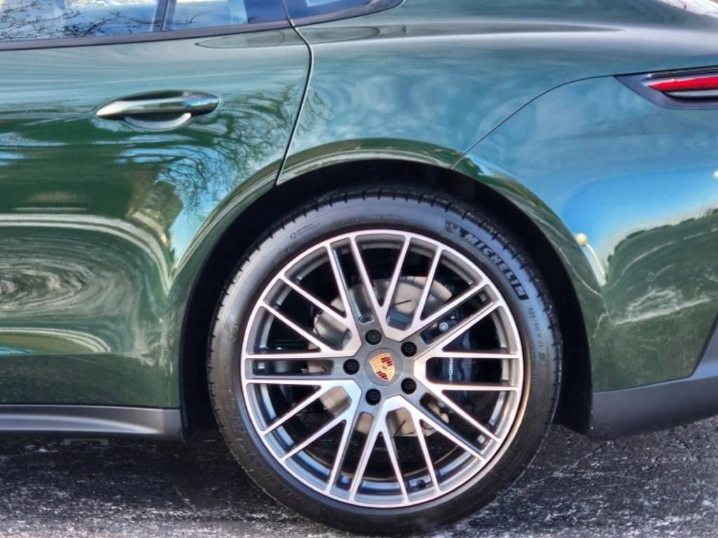 2026 Porsche Panamera 4