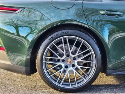 2026 Porsche Panamera 4