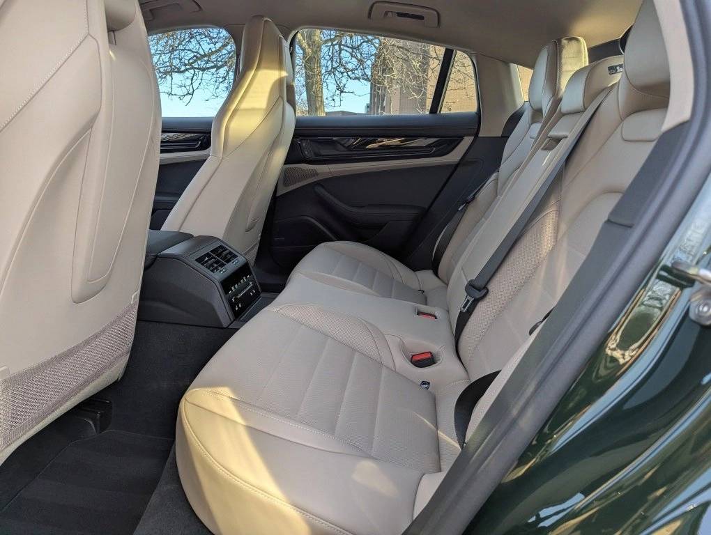 2026 Porsche Panamera 4