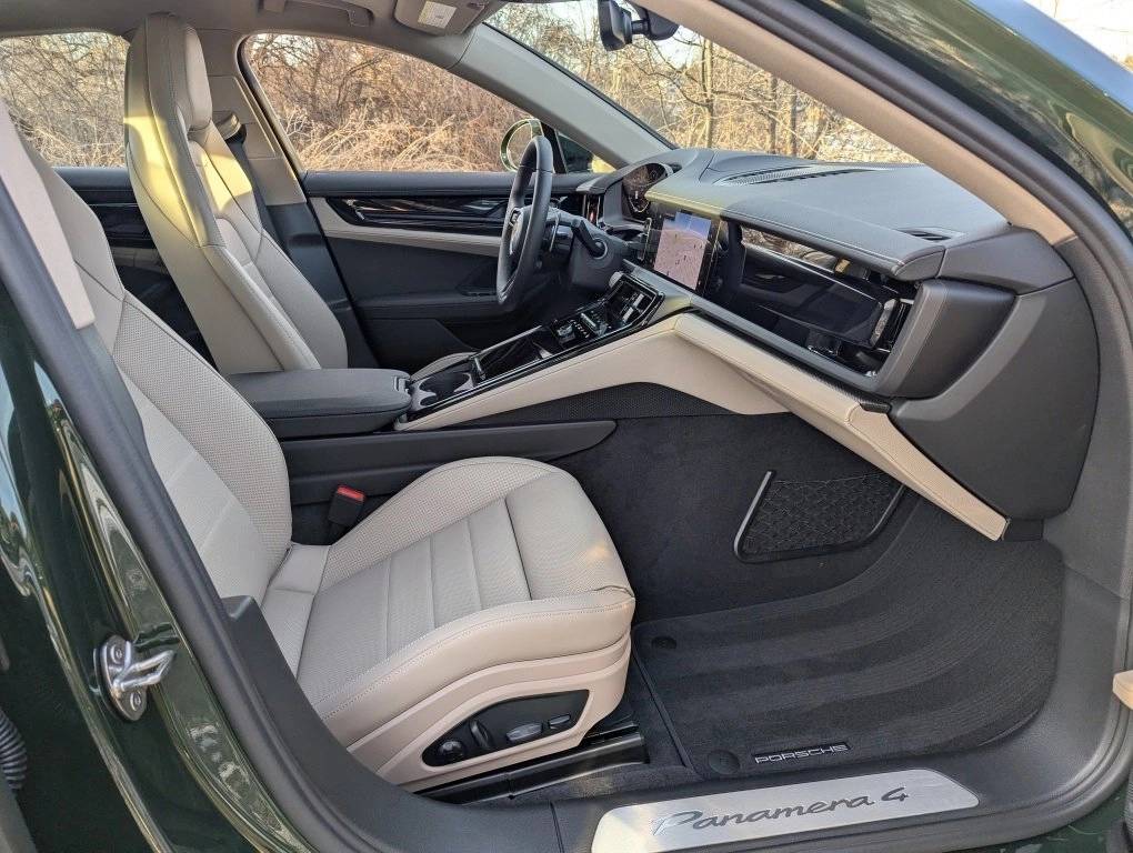 2026 Porsche Panamera 4