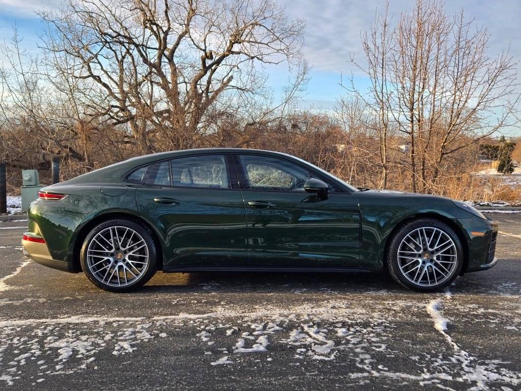 2026 Porsche Panamera 4