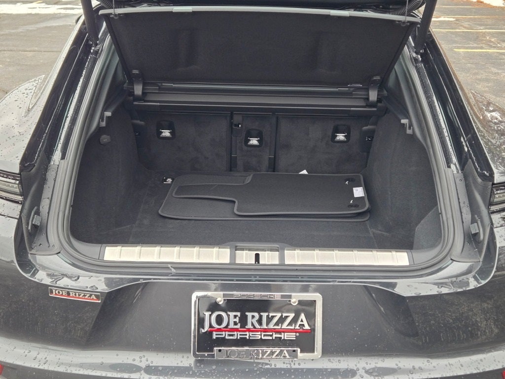 2026 Porsche Panamera 4