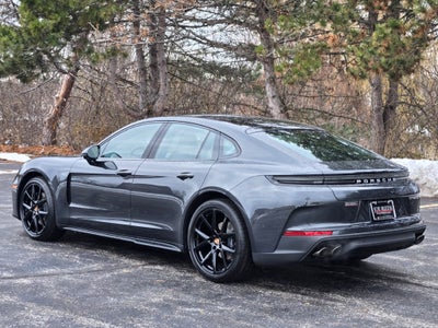 2026 Porsche Panamera 4