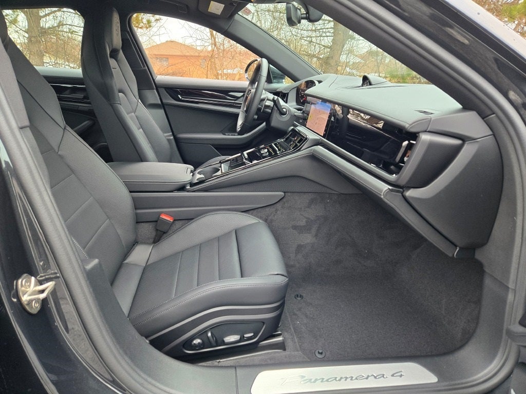 2026 Porsche Panamera 4
