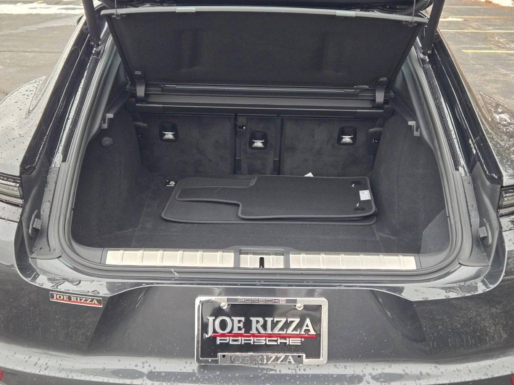 2026 Porsche Panamera 4