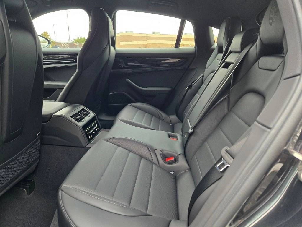 2026 Porsche Panamera 4