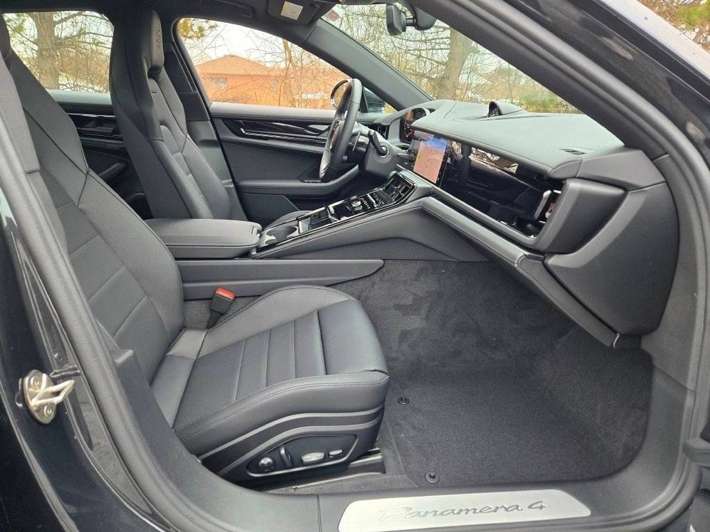 2026 Porsche Panamera 4