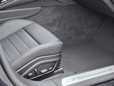 2026 Porsche Panamera 4