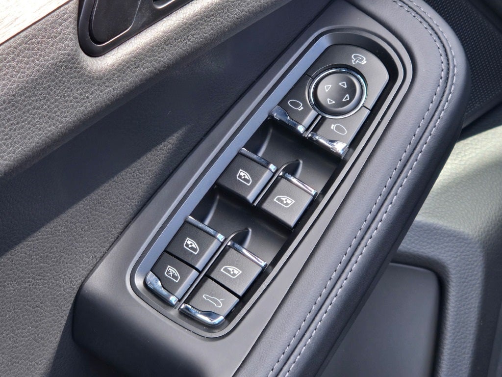 2026 Porsche Macan T