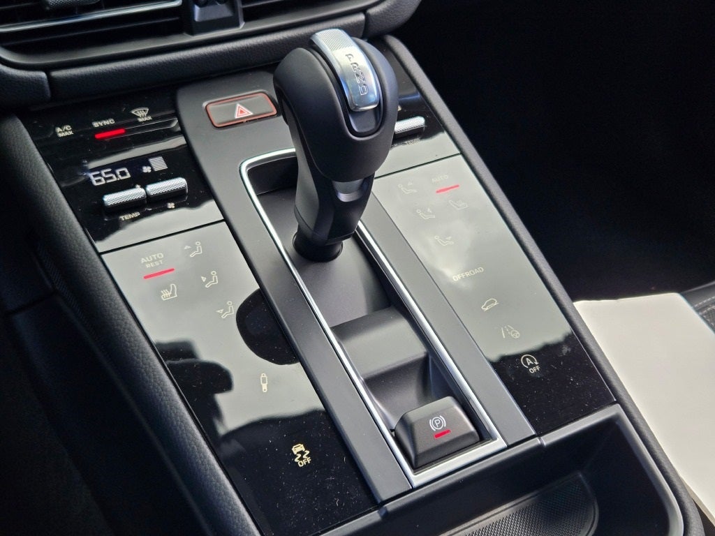 2026 Porsche Macan T