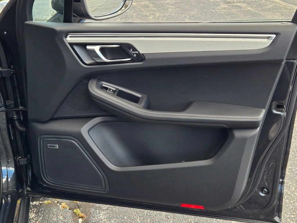 2026 Porsche Macan T