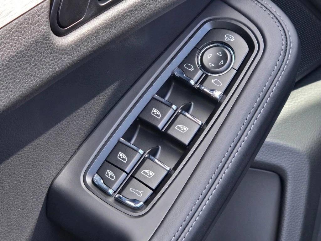 2026 Porsche Macan T