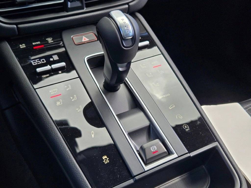 2026 Porsche Macan T