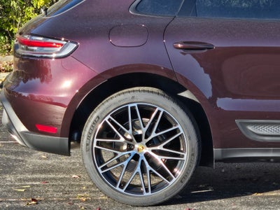 2026 Porsche Macan Base