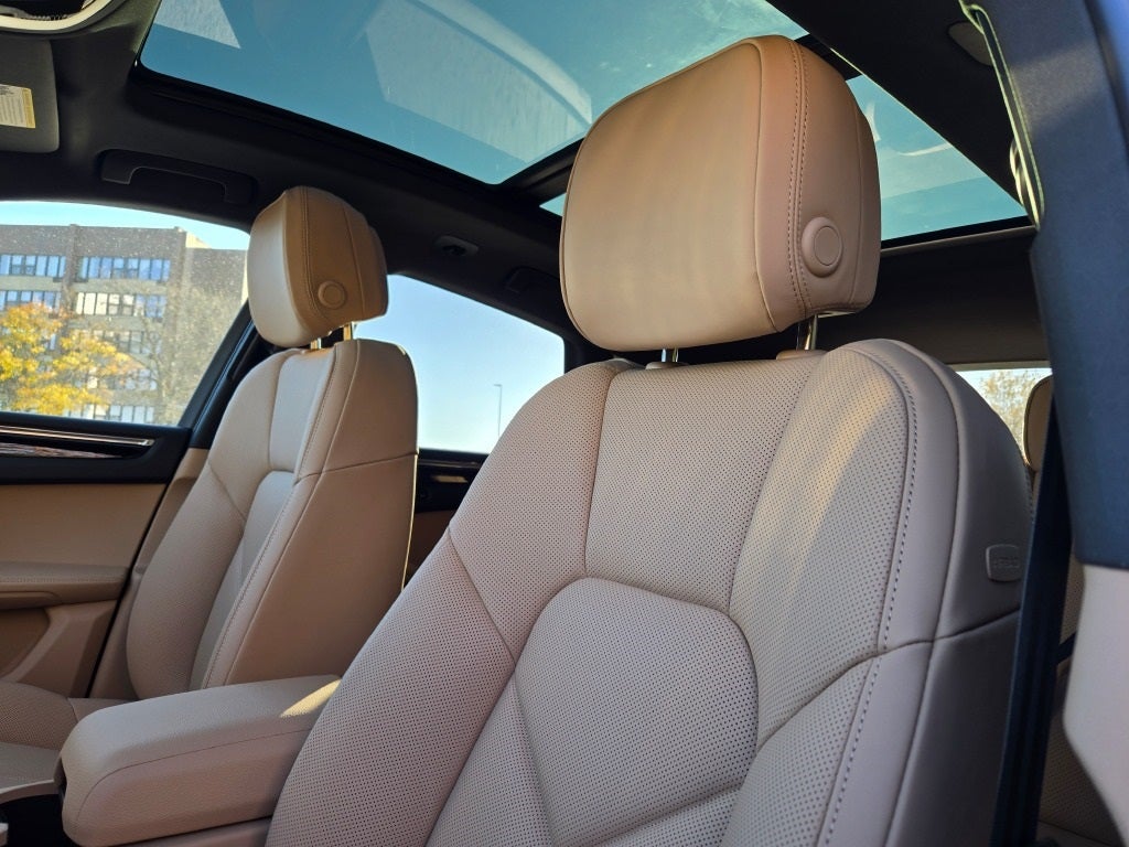 2026 Porsche Macan Base