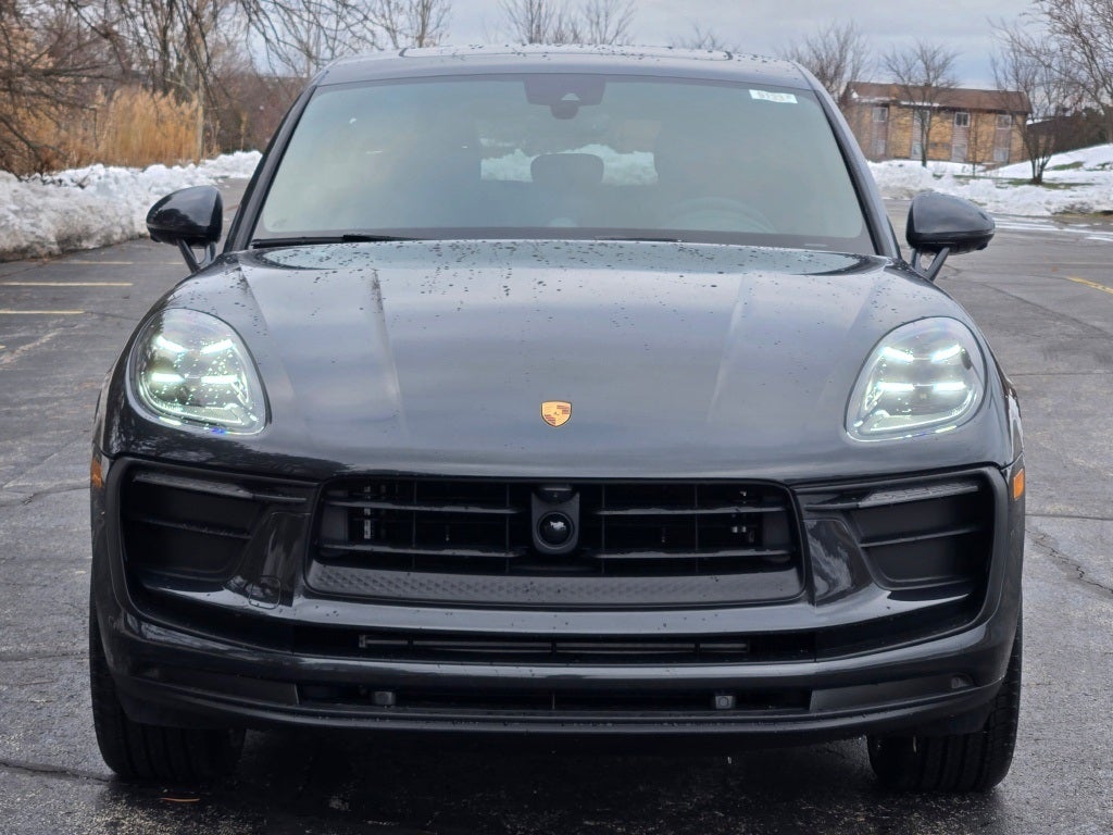 2026 Porsche Macan Base