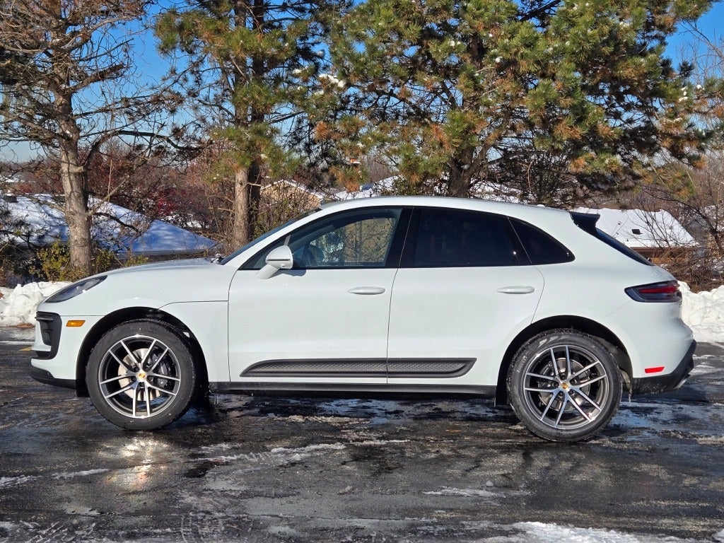 2026 Porsche Macan Base