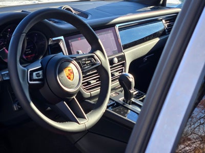 2026 Porsche Macan Base