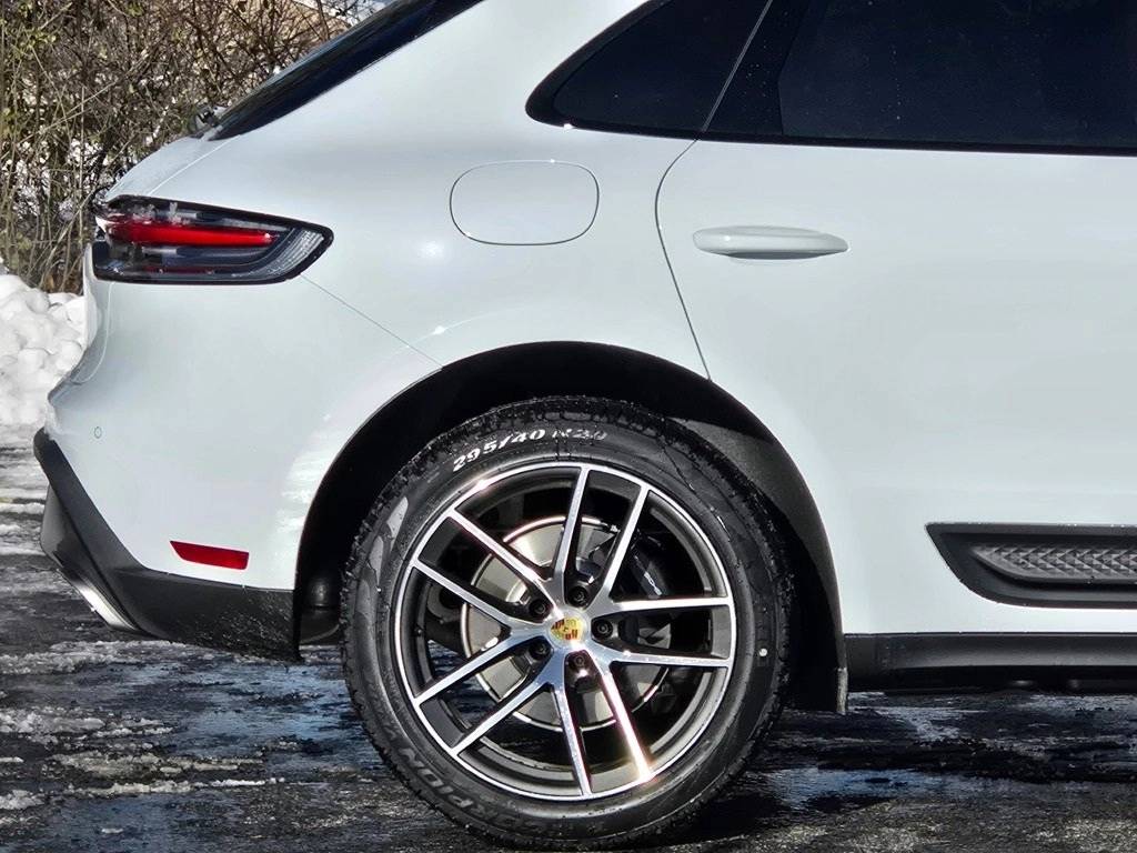 2026 Porsche Macan Base
