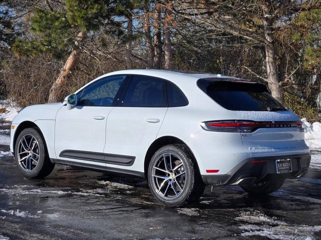 2026 Porsche Macan Base