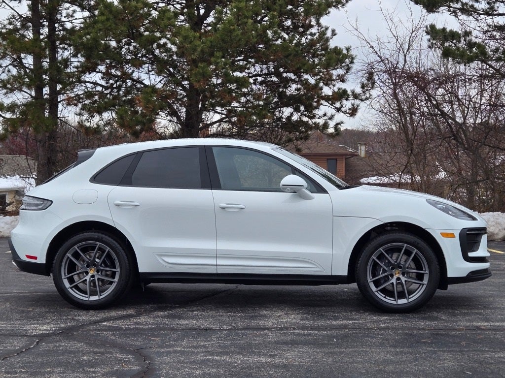 2026 Porsche Macan Base