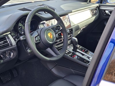 2026 Porsche Macan Base