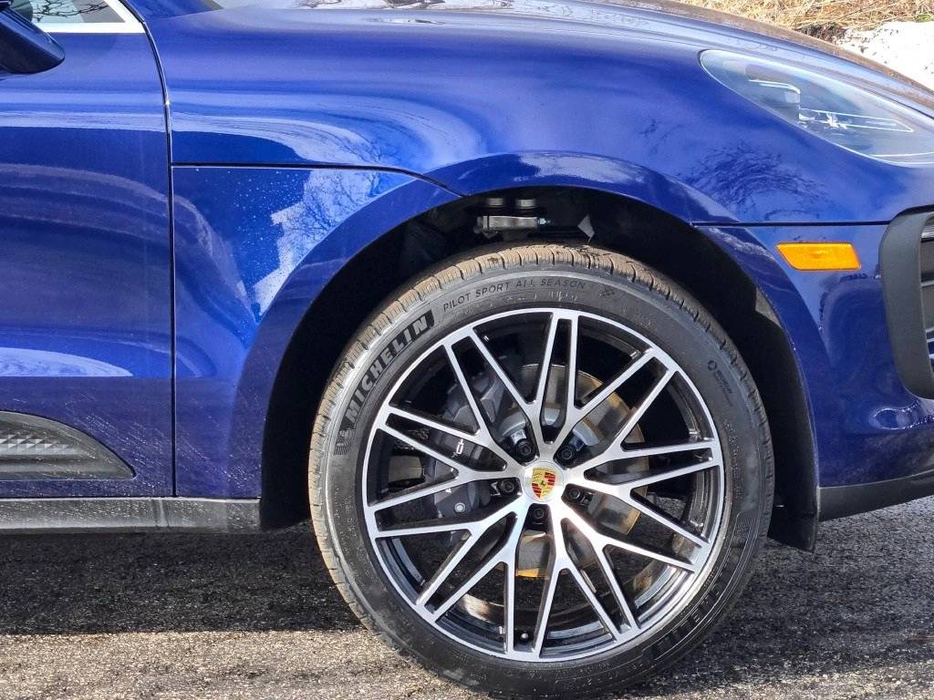 2026 Porsche Macan Base