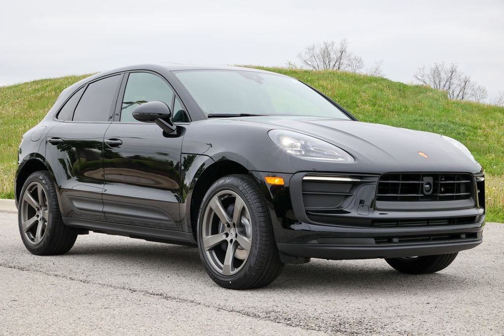 2026 Porsche Macan Base