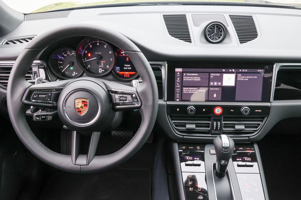 2026 Porsche Macan Base