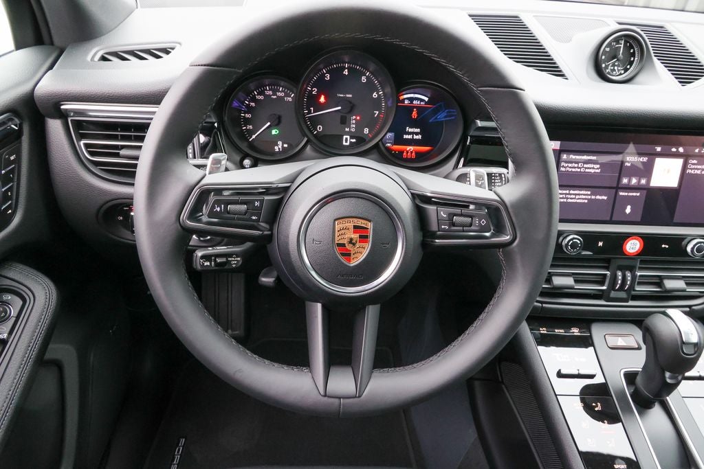 2026 Porsche Macan Base