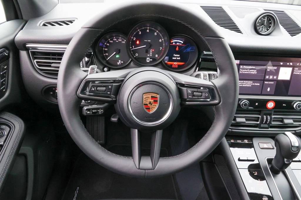 2026 Porsche Macan Base