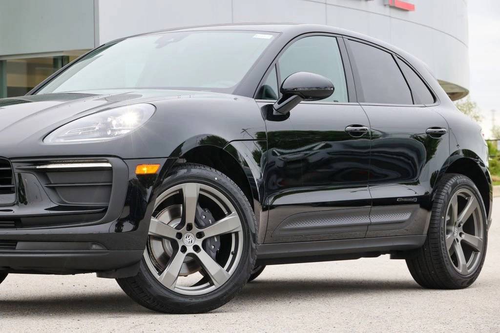 2026 Porsche Macan Base