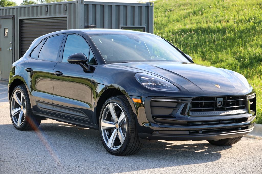 2026 Porsche Macan Base