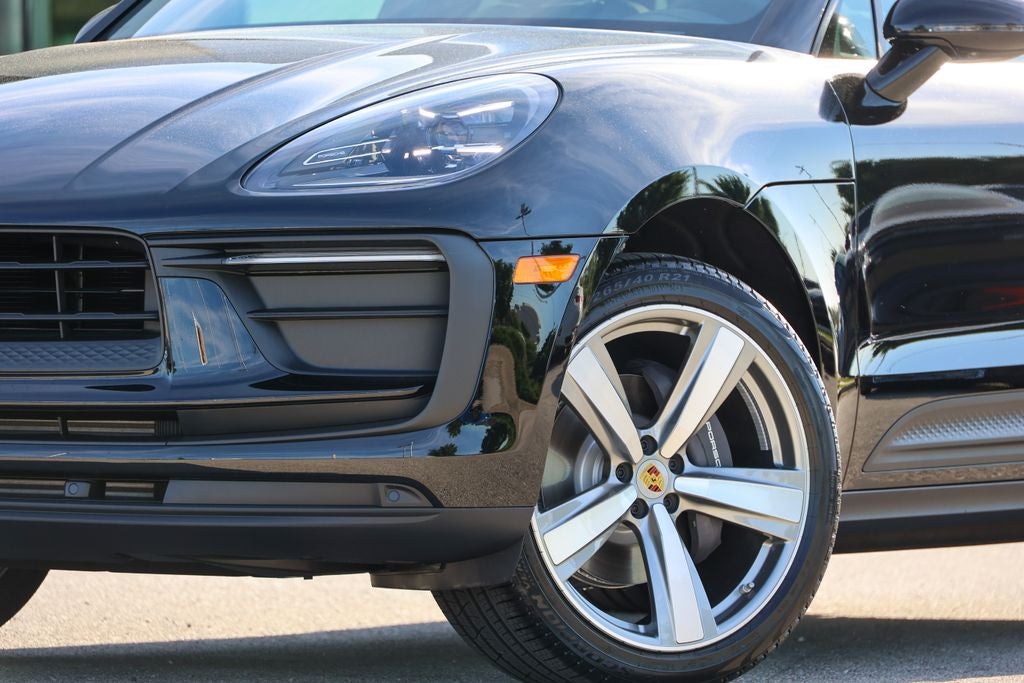 2026 Porsche Macan Base