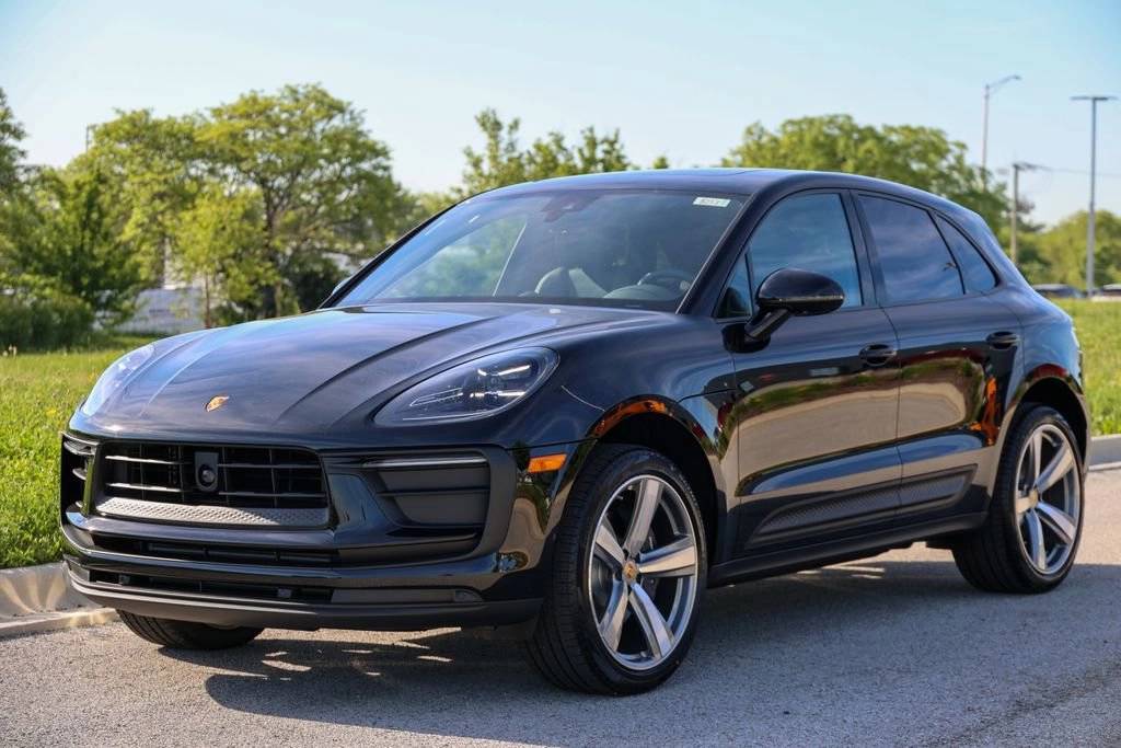 2026 Porsche Macan Base