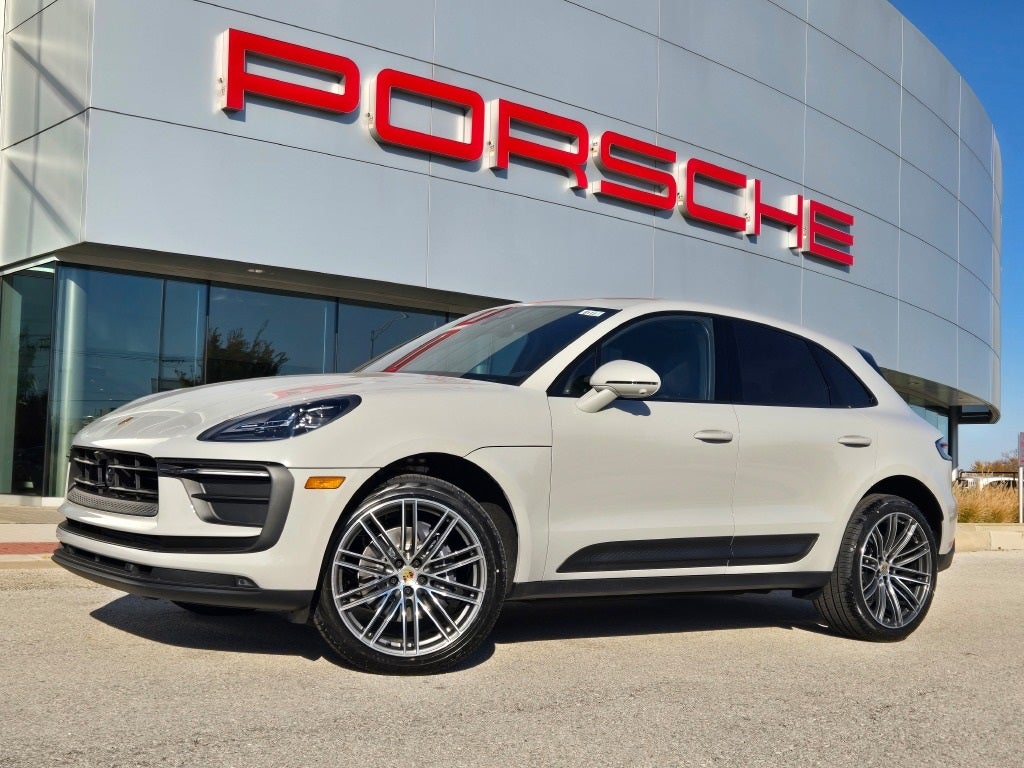 2026 Porsche Macan Base