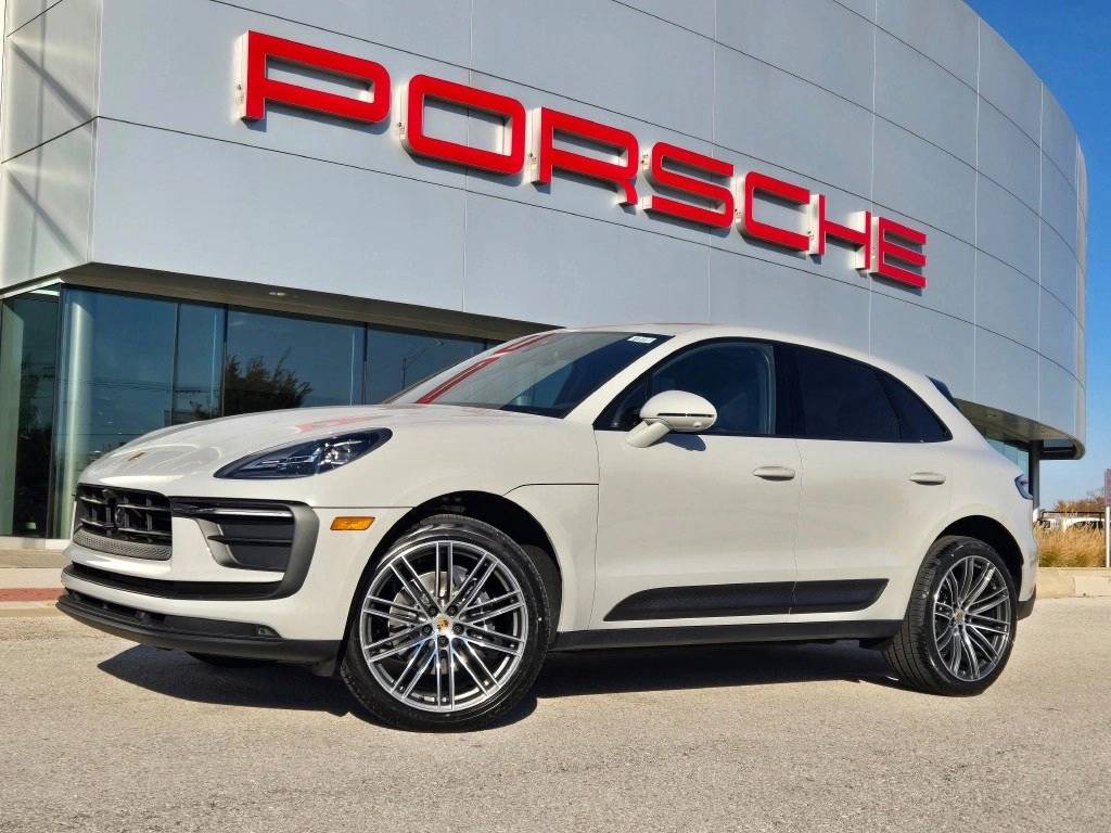 2026 Porsche Macan Base