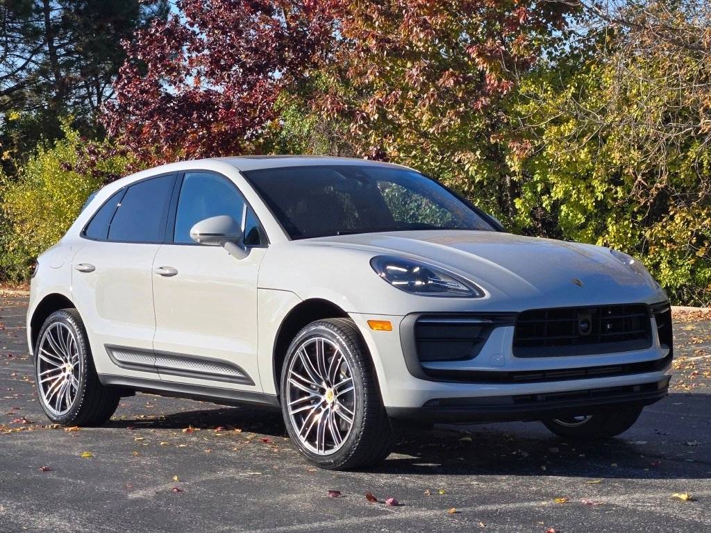 2026 Porsche Macan Base