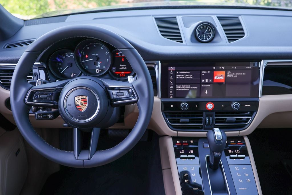 2026 Porsche Macan Base