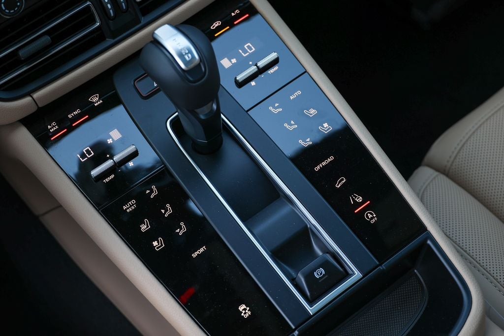 2026 Porsche Macan Base