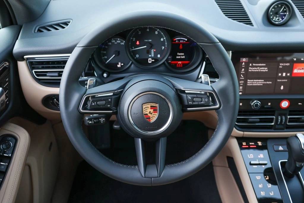 2026 Porsche Macan Base